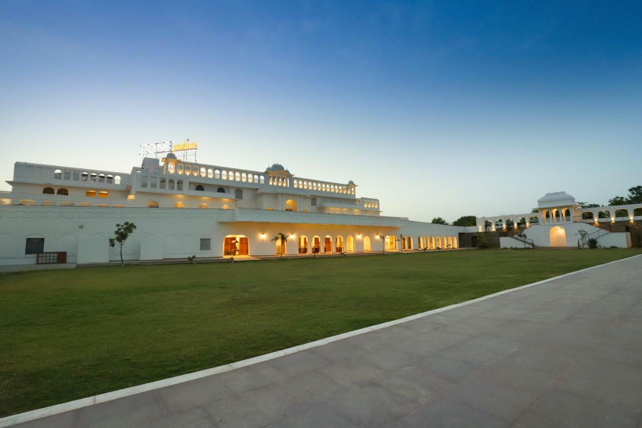 Resort Zone Palace By The Park